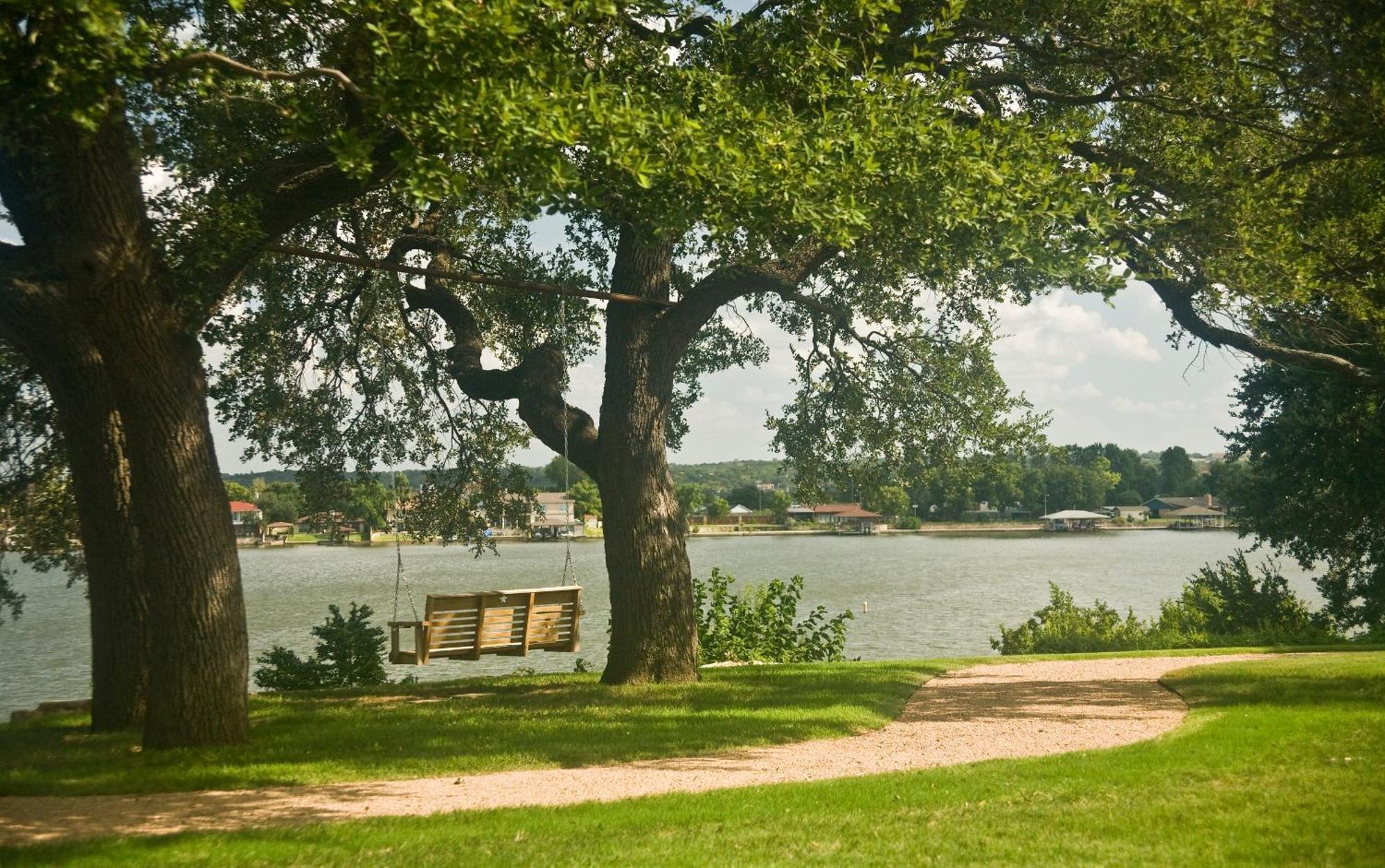 Inn On Lake Granbury Room photo